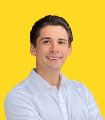 Portrait of Bradley Harbison, Broker/Agent.